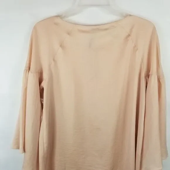 HINGE "DESIGNED IN SEATTLE" LIGHT PINK BELL SLEEVE - Picture 13 of 15